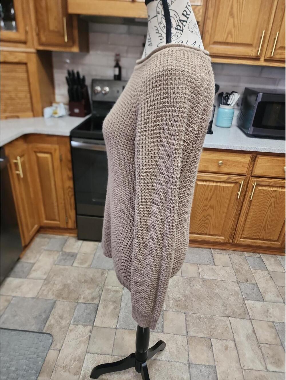 Sweater - Picture 2 of 8